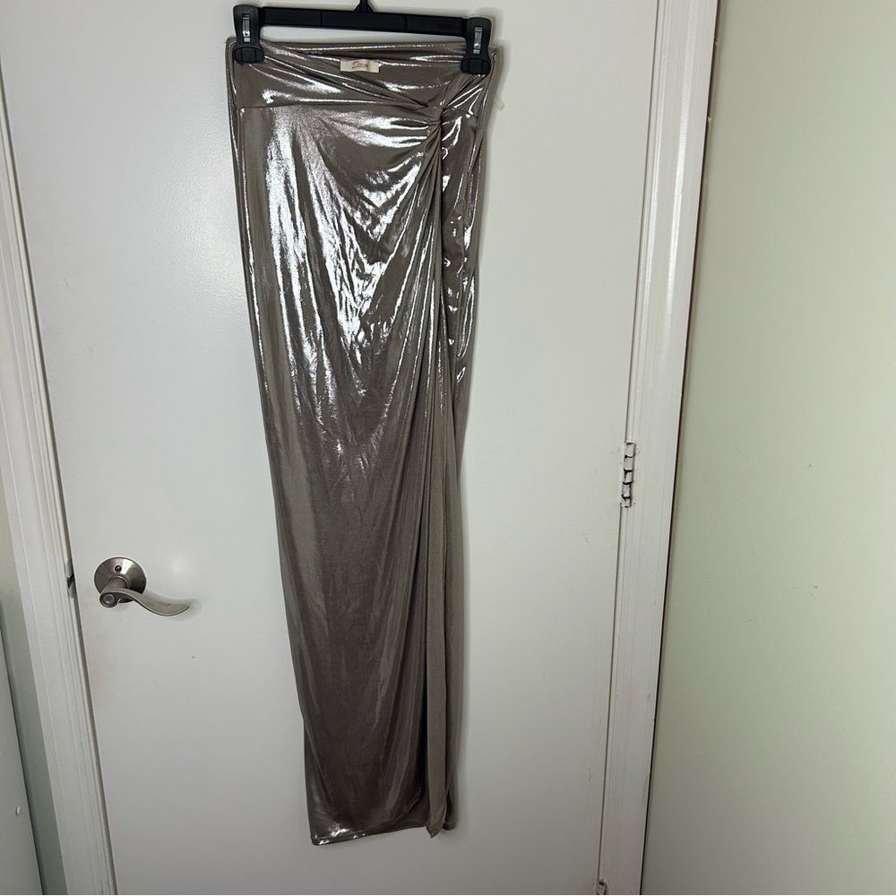 Diosa | champagne metallic midi skirt with slit | small